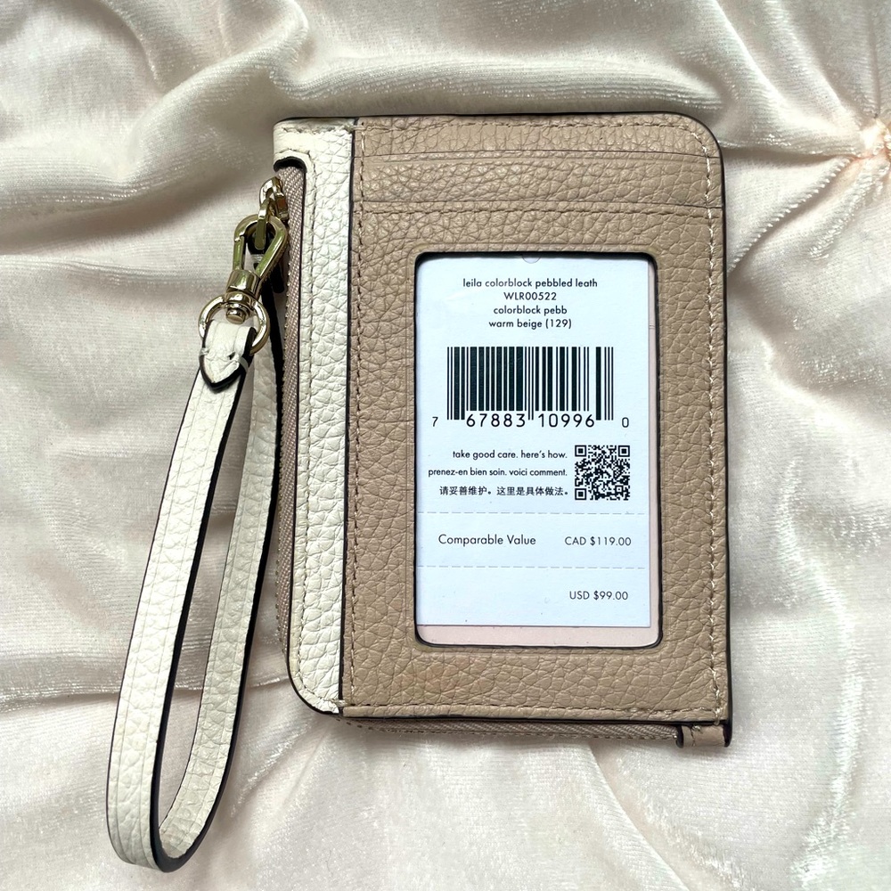 NWT! Kate Spade Wristlet! - Picture 2 of 4